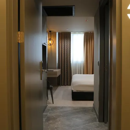 Pasaport Pier Hotel 4*