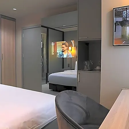 Pasaport Pier Hotell