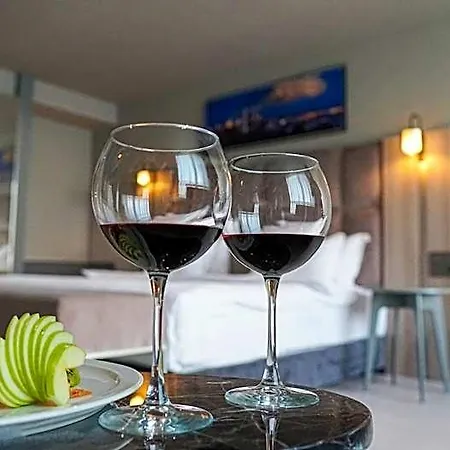 Pasaport Pier Hotel 3*