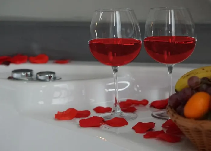 Pasaport Pier Hotell