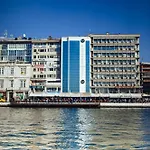 Pasaport Pier